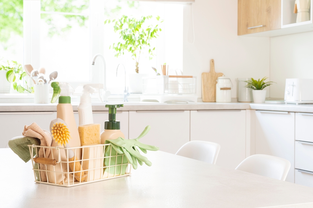 How to maintain cleaning tools?